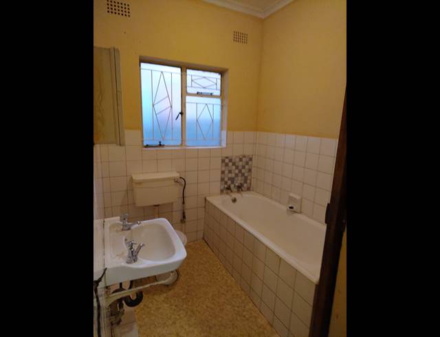 2 BEDROOM APARTMENT FOR SALE IN RUSTENBURG CENTRAL